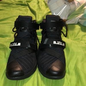 NIKE LEBRON SOLDIER IX Basketball Shoe (Black)